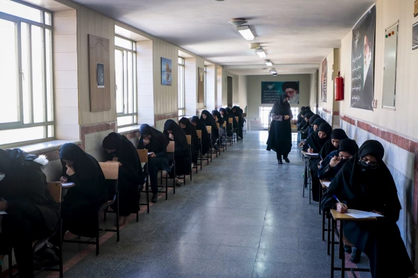 بازدید سرپرست دانشگاه فرهنگیان یزد از روند برگزاری امتحانات پردیس های استان 15