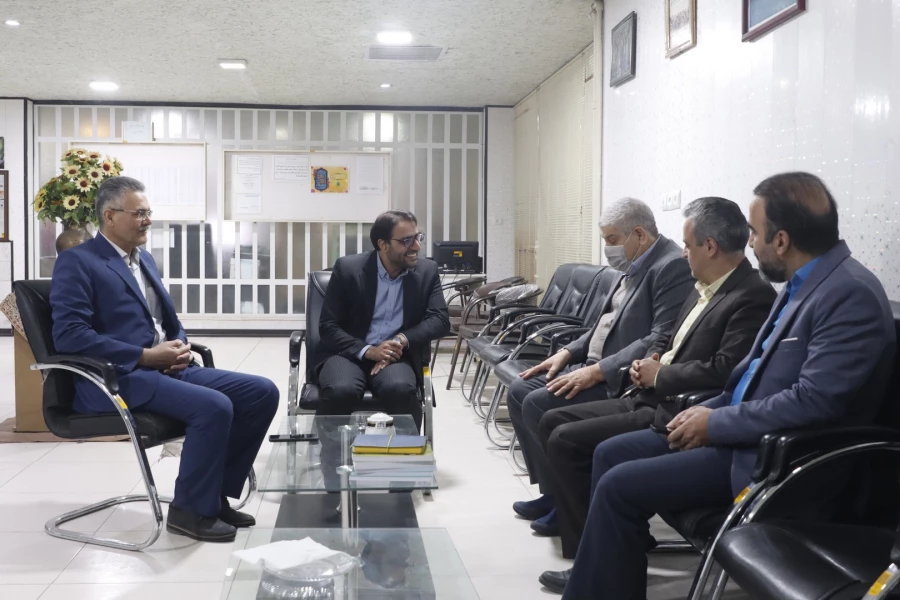 دیدار پیشکسوت و معلم برجسته کشوری و آموزش و پرورش استان با سرپرست دانشگاه فرهنگیان یزد  4