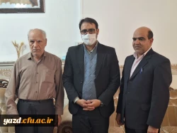 دیدار سرپرست و مدیران دانشگاه با یکی از فرهنگیان جانباز هفتاد درصد دفاع مقدس 
 7