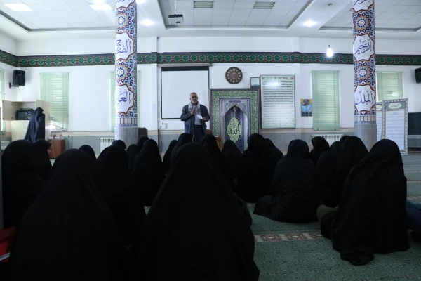 برگزاری جلسه پرسش و پاسخ چرایی انقلاب
 2