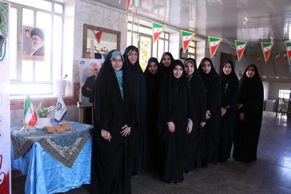 برگزاری جلسه پرسش و پاسخ چرایی انقلاب
 5