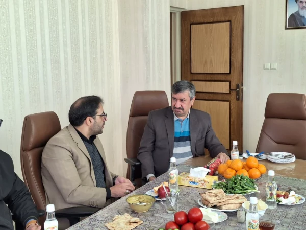  دیدار صمیمانه سرپرست دانشگاه فرهنگیان یزد با یکی از خیرین فرهیخته و مدرسه ساز استان  3