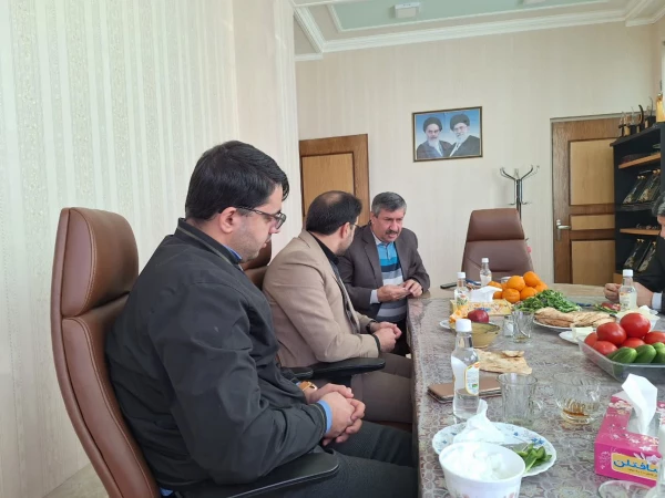  دیدار صمیمانه سرپرست دانشگاه فرهنگیان یزد با یکی از خیرین فرهیخته و مدرسه ساز استان  4