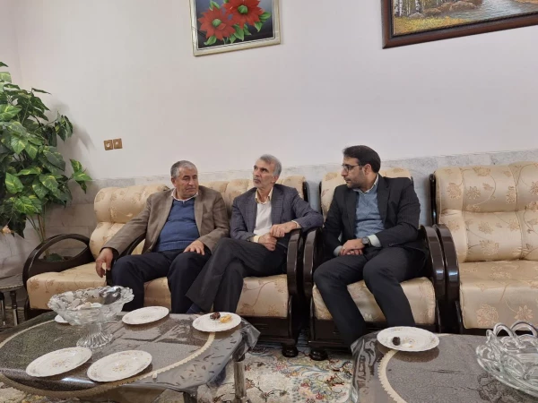 دیدار سرپرست دانشگاه فرهنگیان استان یزد با نخستین سرپرست پردیس شهیدان پاک نژاد و مدیرکل اسبق آموزش و پرورش استان یزد
 3