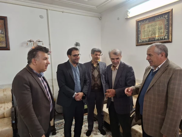 دیدار سرپرست دانشگاه فرهنگیان استان یزد با نخستین سرپرست پردیس شهیدان پاک نژاد و مدیرکل اسبق آموزش و پرورش استان یزد
 3