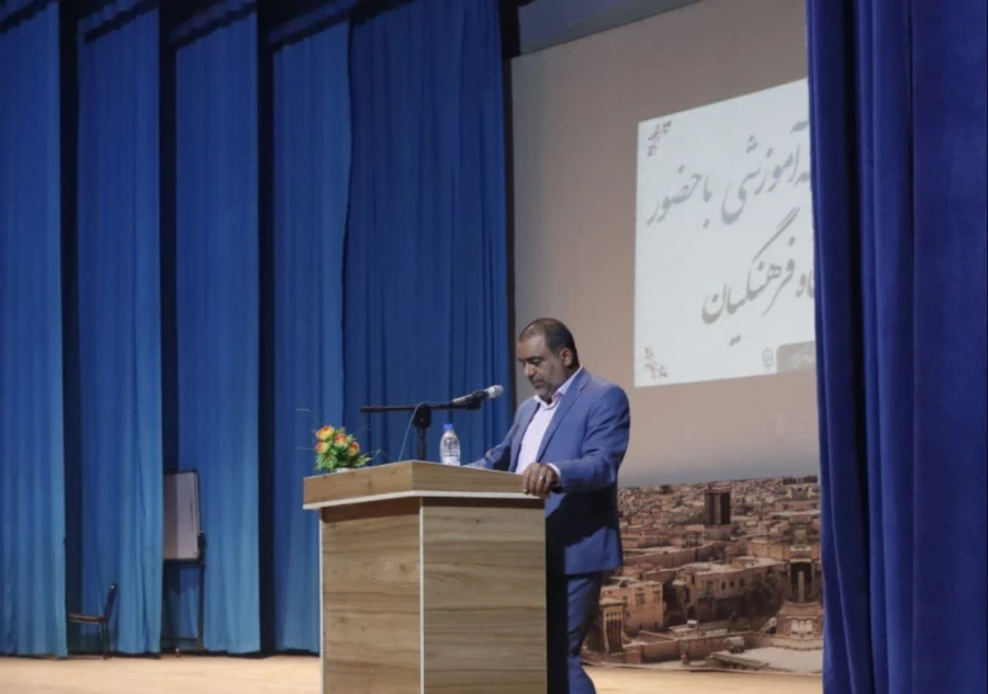 دانش و مهارت؛ مهم ترین عناصر ارزیابی عملکرد اساتید در دانشگاه فرهنگیان استان
 4