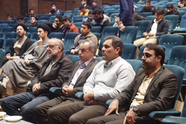 مناظره کاندیداهای انتخابات دوازدهمین دوره مجلس شورای اسلامی در حوزه انتخابیه یزد برگزار شد 3