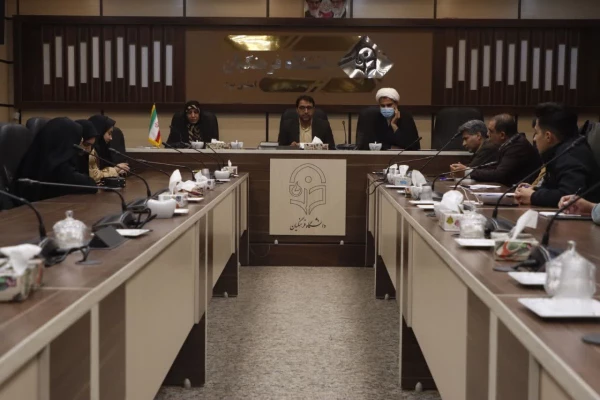 در حال حاضر هیچ کار فرهنگی مهم تر از دعوت به حضور در انتخابات نیست.
 3