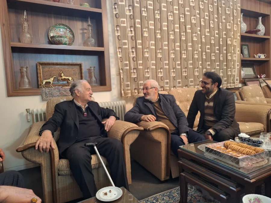 دیدار سرپرست دانشگاه فرهنگیان استان یزد با استاد برجسته خوشنویسی کشور و پیشکسوت مرکز تربیت معلم شهید پاک نژاد  4