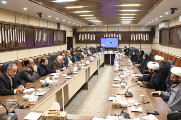 سومین نشست هم اندیشی اساتید دانشگاه فرهنگیان استان یزد برگزار شد.
 2