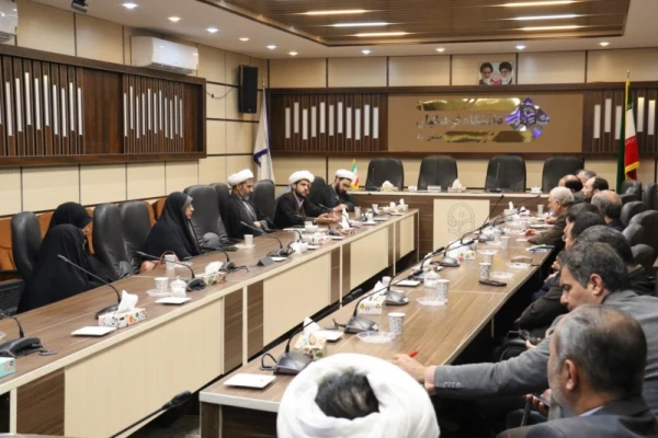 سومین نشست هم اندیشی اساتید دانشگاه فرهنگیان استان یزد برگزار شد.
 4