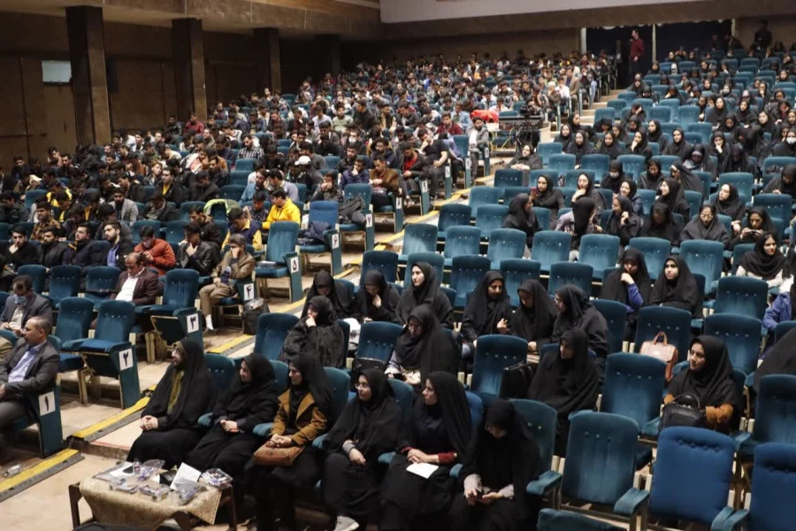 گزارش تصویری از برگزاری چهارمــین همایش ملــی آموزش علوم اجتماعی در دانشگاه فرهنگیان استان یزد 7