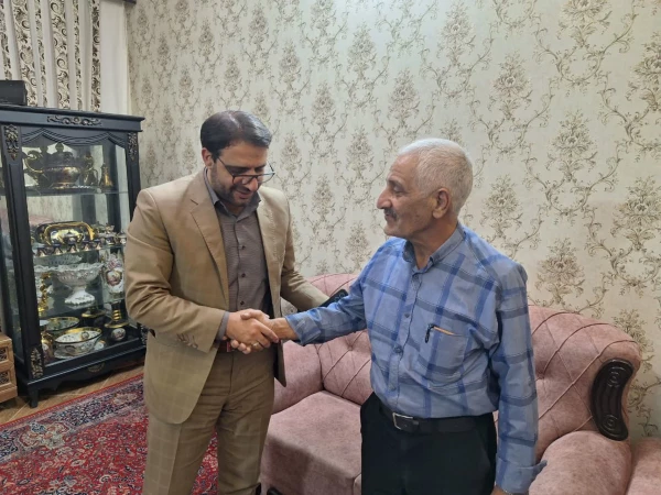 دیدار سرپرست دانشگاه فرهنگیان یزد با دو پیشکسوت مرکز تربیت معلم شهید پاک نژاد 4