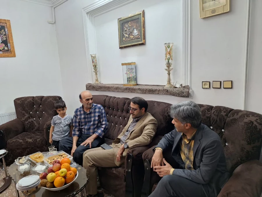 دیدار سرپرست دانشگاه فرهنگیان یزد با دو پیشکسوت مرکز تربیت معلم شهید پاک نژاد 6