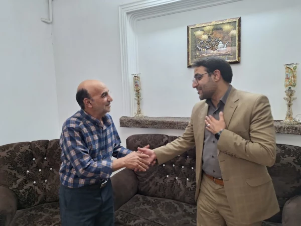 دیدار سرپرست دانشگاه فرهنگیان یزد با دو پیشکسوت مرکز تربیت معلم شهید پاک نژاد 7