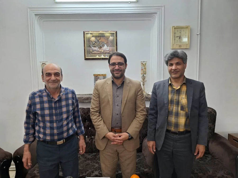 دیدار سرپرست دانشگاه فرهنگیان یزد با دو پیشکسوت مرکز تربیت معلم شهید پاک نژاد 8