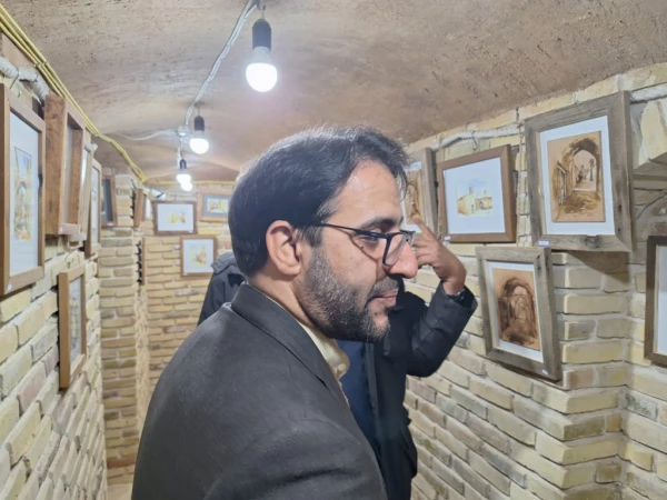 دیدار سرپرست دانشگاه فرهنگیان یزد با مدرس هنر دانشگاه فرهنگیان در خانه خشت و رنگ
 6