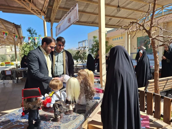 بازدید سرپرست دانشگاه فرهنگیان یزد از بازارچه دانشجویی پردیس فاطمه الزهرا(س)
 8