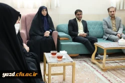 دیدار مسئولین دانشگاه فرهنگیان یزد با خانواده جانباز شهید علی اکبر عربی قریه علی 
 2