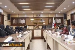 برای نخستین بار سر درِ ورودی دانشگاه فرهنگیان یزد با سازه ای شکیل، شایسته و منحصر به فرد ساخته خواهد شد.
 4