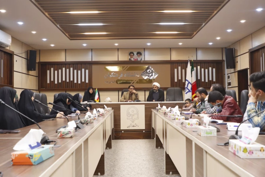 برای نخستین بار سر درِ ورودی دانشگاه فرهنگیان یزد با سازه ای شکیل، شایسته و منحصر به فرد ساخته خواهد شد.
 4