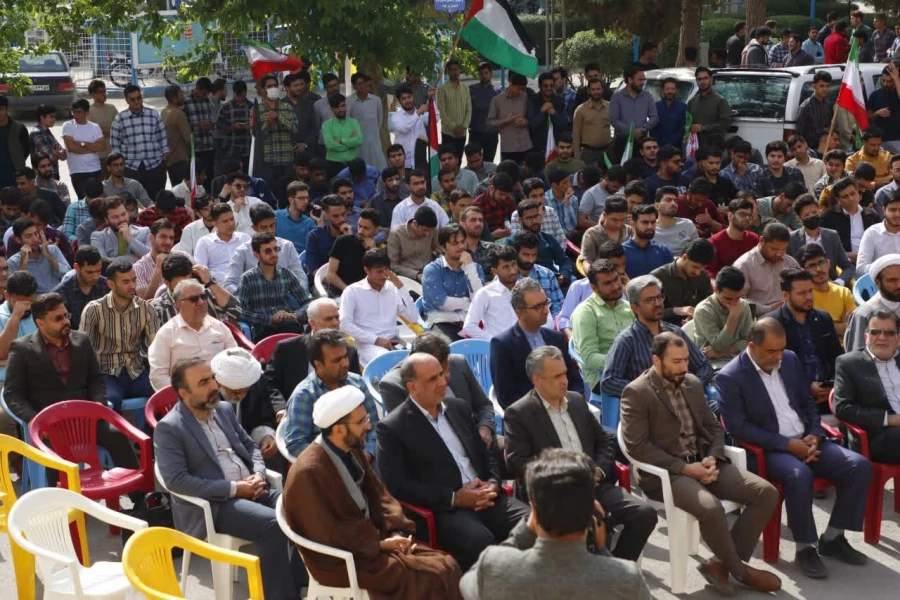 تجمع باشکوه اساتید، دانشجومعلمان و کارمندان دانشگاه فرهنگیان استان یزد در حمایت از اقدام موشکی سپاه پاسداران و تحقق عملیات وعده صادق برگزار شد.
 3