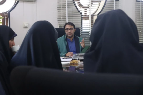 نخستین جلسه همفکری و هماهنگی ویژه برنامه های هفته گرامی داشت مقام معلم برگزار شد. 
 2