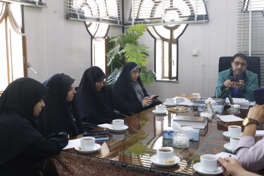 نخستین جلسه همفکری و هماهنگی ویژه برنامه های هفته گرامی داشت مقام معلم برگزار شد. 
 4