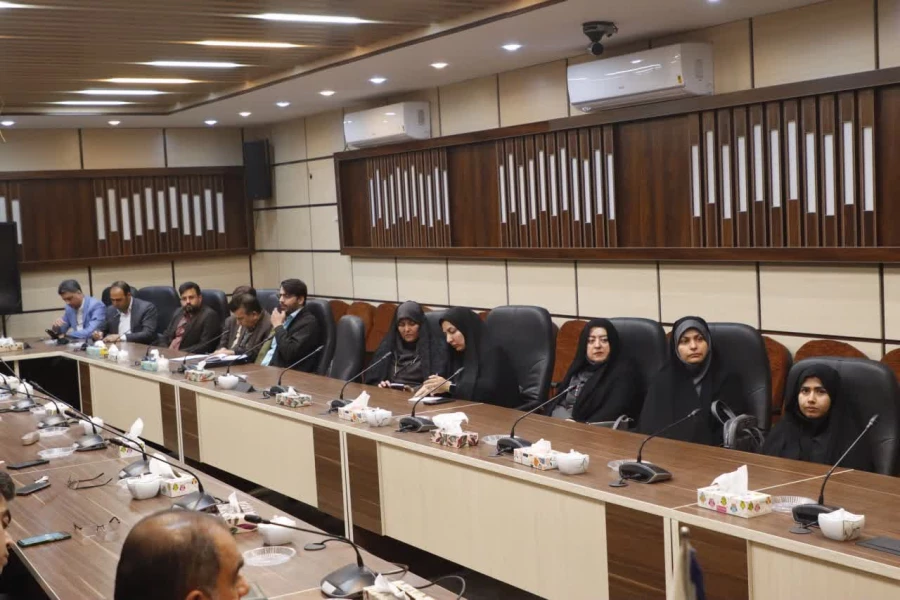 نخستین جلسه هم اندیشی سرپرست دانشگاه فرهنگیان با اساتید در سال جدید برگزار شد
 4