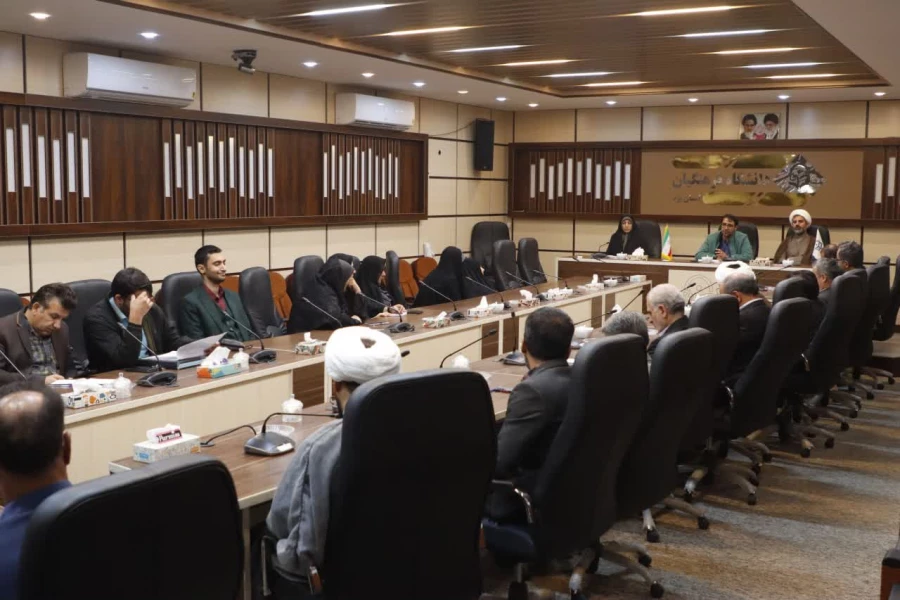 نخستین جلسه هم اندیشی سرپرست دانشگاه فرهنگیان با اساتید در سال جدید برگزار شد
 8