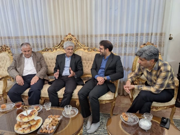 دیدار سرپرست دانشگاه فرهنگیان یزد با دو مدرس پیشکسوت مرکز تربیت معلم شهید پاک نژاد 4