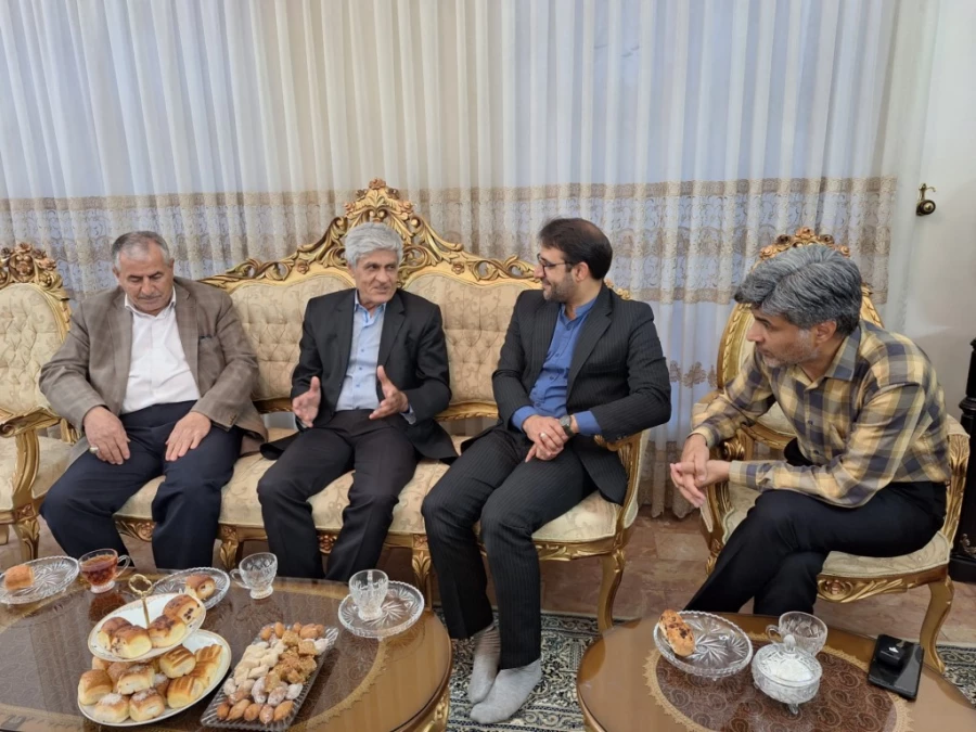 دیدار سرپرست دانشگاه فرهنگیان یزد با دو مدرس پیشکسوت مرکز تربیت معلم شهید پاک نژاد 4