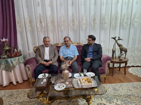 دیدار سرپرست دانشگاه فرهنگیان یزد با دو مدرس پیشکسوت مرکز تربیت معلم شهید پاک نژاد 8