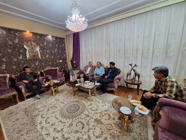 دیدار سرپرست دانشگاه فرهنگیان یزد با دو مدرس پیشکسوت مرکز تربیت معلم شهید پاک نژاد 9