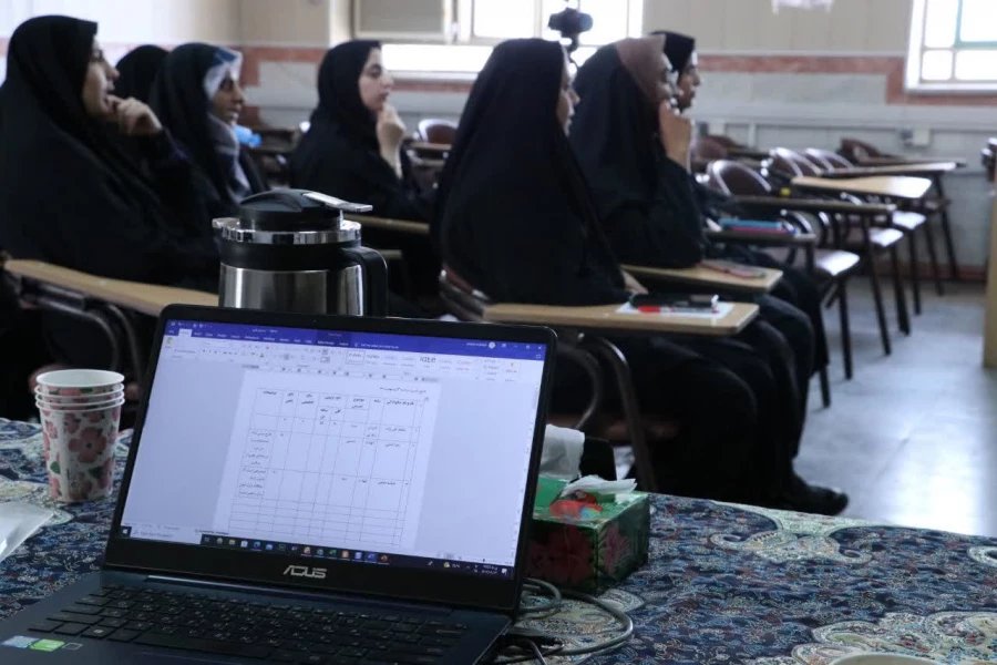 مرحله استانی یازدهمین جشنواره تدریس برتر ویژه دانشجومعلمان در استان یزد برگزار شد.
 2