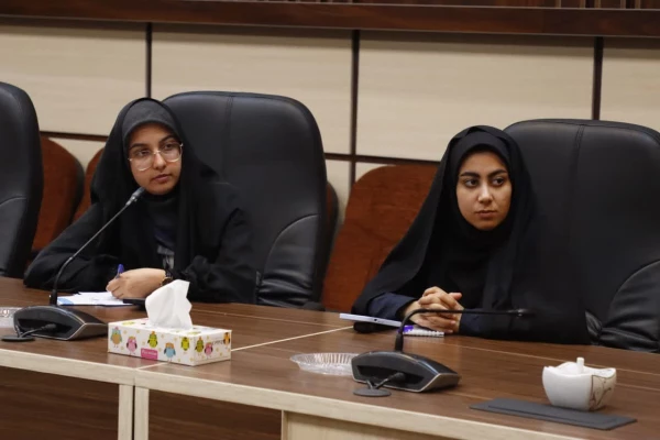 برگزاری بیش از ۱۵ ویژه برنامه شاخص در هفته گرامیداشت مقام معلم برای اولین بار 
 4