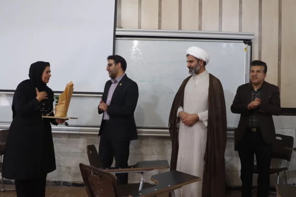 آیین تجلیل و تکریم از مقام استادان در پردیس های استانی دانشگاه فرهنگیان استان یزد 
 2