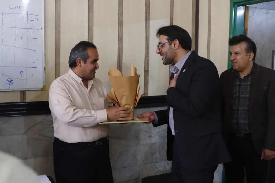 آیین تجلیل و تکریم از مقام استادان در پردیس های استانی دانشگاه فرهنگیان استان یزد 
 3