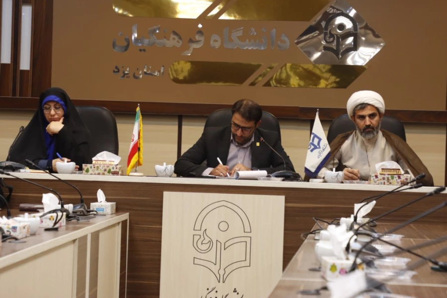 فعالان فرهنگی سکان داران و دیده بانان بصیر حوزه های فرهنگی تربیتی 
 5