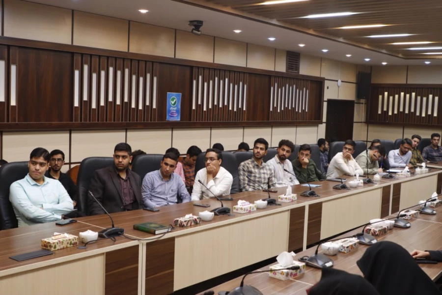 فعالان فرهنگی سکان داران و دیده بانان بصیر حوزه های فرهنگی تربیتی 
 9