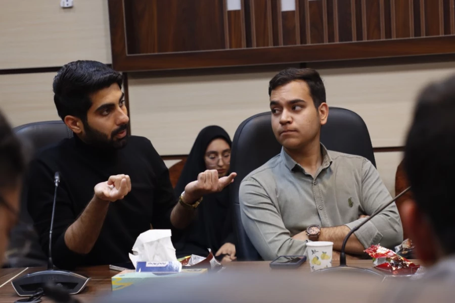 نشست هم اندیشی سرپرست دانشگاه فرهنگیان یزد و اعضای هیئت رئیسه با دبیران کانون ها، انجمن ها و تشکل های دانشجویی دانشگاه 
 4