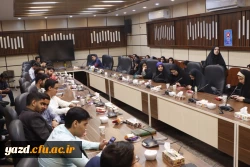 نشست هم اندیشی سرپرست دانشگاه فرهنگیان یزد و اعضای هیئت رئیسه با دبیران کانون ها، انجمن ها و تشکل های دانشجویی دانشگاه 
 5