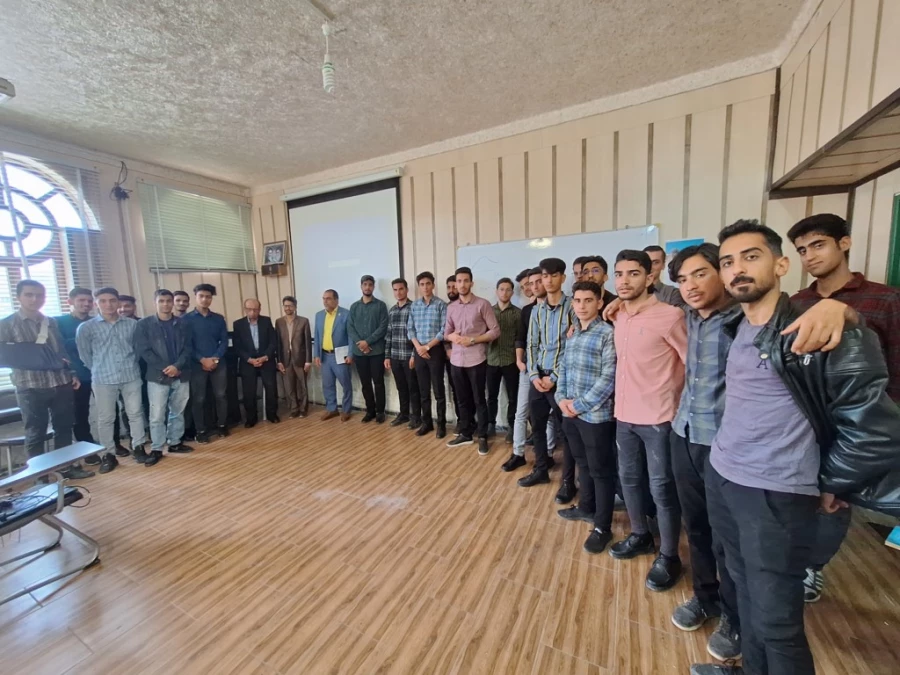 برگزاری طرح "تقریب تجارب نسل ها؛ گامی در راستای تحول و تعالی معلمی" در دانشگاه فرهنگیان یزد برای نخستین بار در کشور 12