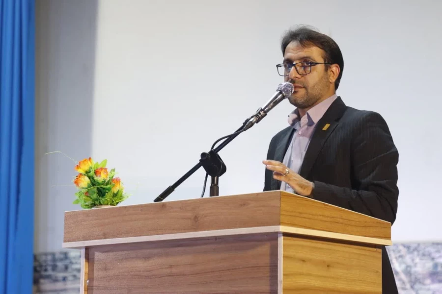 جشن باشکوه گرامیداشت مقام معلم در دانشگاه فرهنگیان استان یزد برگزار شد 
 3