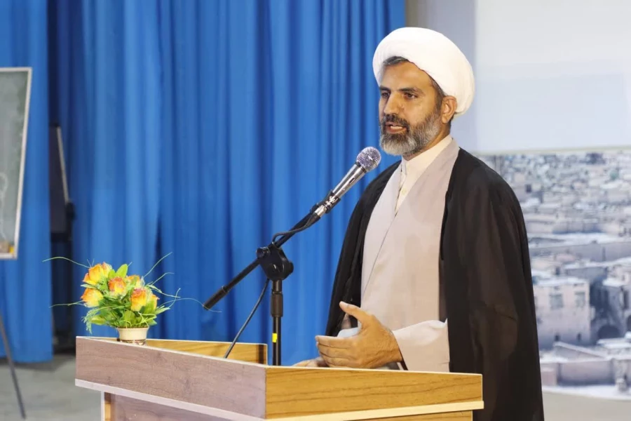 جشن باشکوه گرامیداشت مقام معلم در دانشگاه فرهنگیان استان یزد برگزار شد 
 4