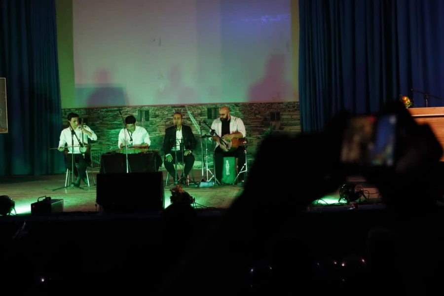 جشن باشکوه گرامیداشت مقام معلم در دانشگاه فرهنگیان استان یزد برگزار شد 
 5