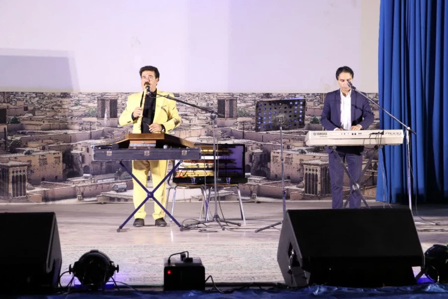 جشن باشکوه گرامیداشت مقام معلم در دانشگاه فرهنگیان استان یزد برگزار شد 
 8