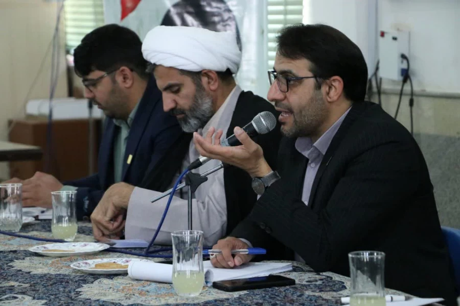 گفتگوی صمیمانه دانشجومعلمان پردیس  های استانی دانشگاه فرهنگیان یزد با سرپرست این دانشگاه و اعضای هیات رئیسه 5