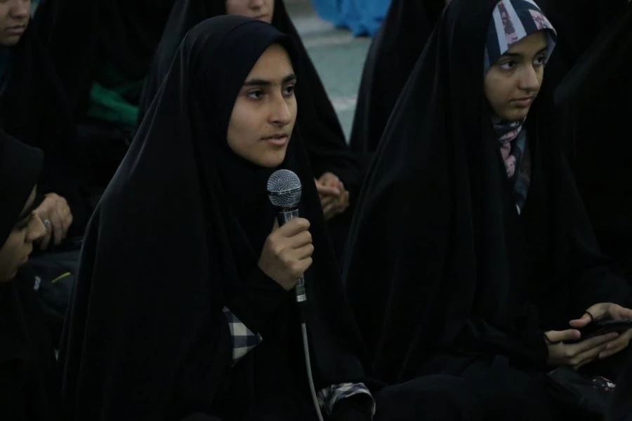 گفتگوی صمیمانه دانشجومعلمان پردیس  های استانی دانشگاه فرهنگیان یزد با سرپرست این دانشگاه و اعضای هیات رئیسه 6