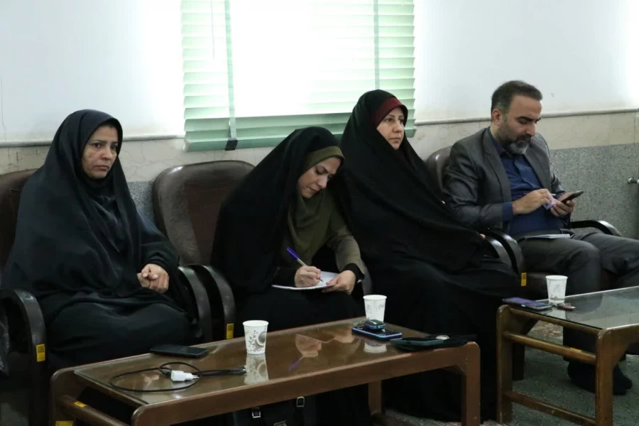 گفتگوی صمیمانه دانشجومعلمان پردیس  های استانی دانشگاه فرهنگیان یزد با سرپرست این دانشگاه و اعضای هیات رئیسه 7